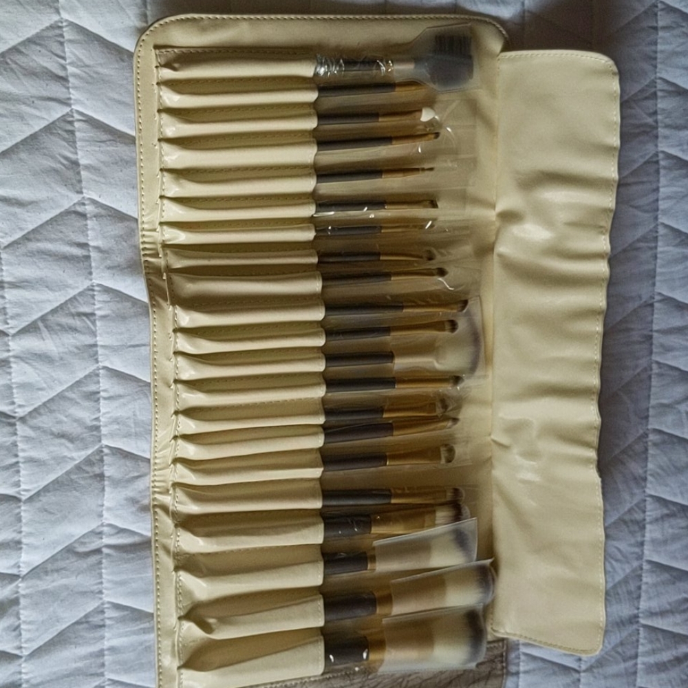 Make-up brushes kit
